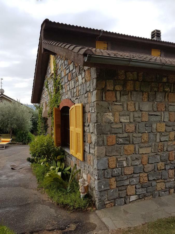 Casa Lavanda Cisano sul Neva Exterior foto